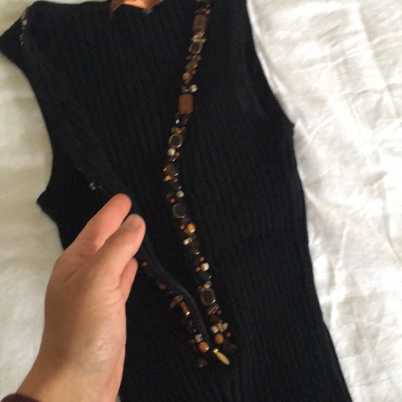 Black tank top - Picture 3 of 3